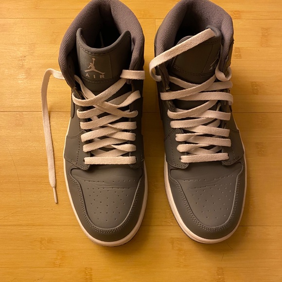 Jordan 1 Mid Wolf Gray - Picture 2 of 6